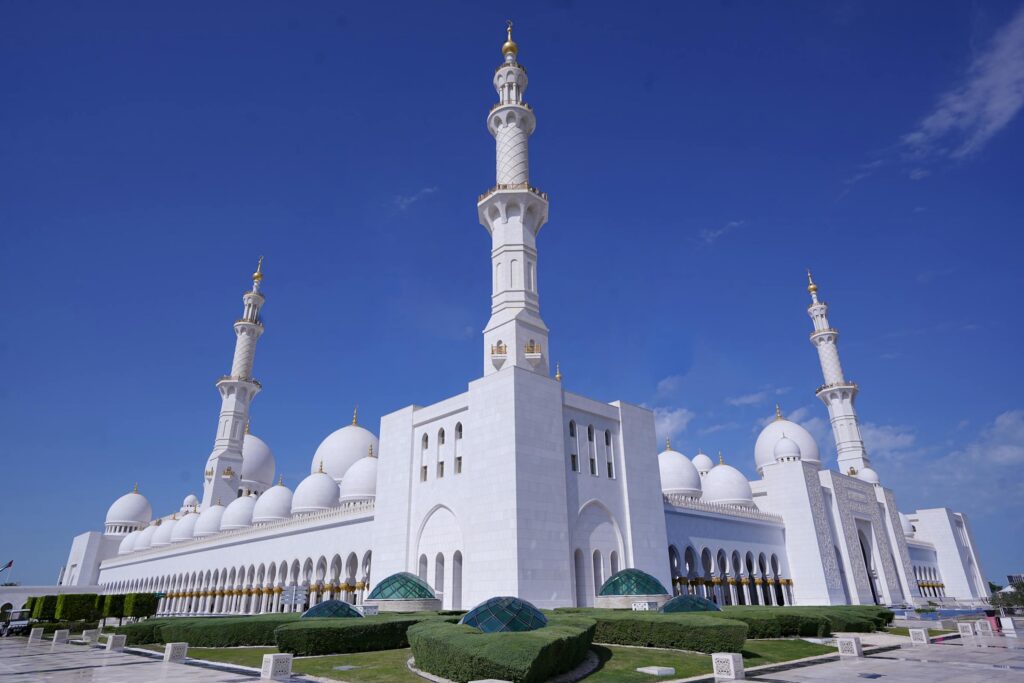 Navigating Online Loan Applications in the UAE: A Comprehensive Guide to Leading Banks like First Abu Dhabi Bank and Emirates NBD - como solicitar um empréstimo online Emirados Árabes Unidos